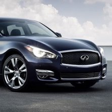 A megújított Infiniti Q70 a Párizsi Autószalonon mutatkozik be az európai közönségnek