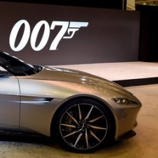 James Bondnak gyártotta az Aston Martin a DB10-est