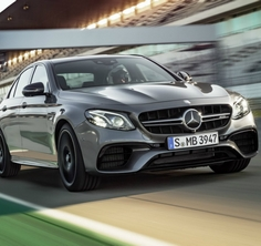 A Daimler bemutatta a nagyközönségnek az új Mercedes-AMG E63-at.