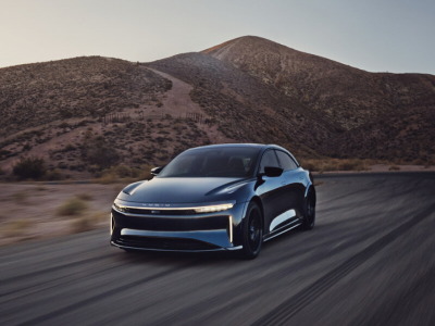 Csak egy „apró szépséghibája” van a Lucid Air Sapphire-nak